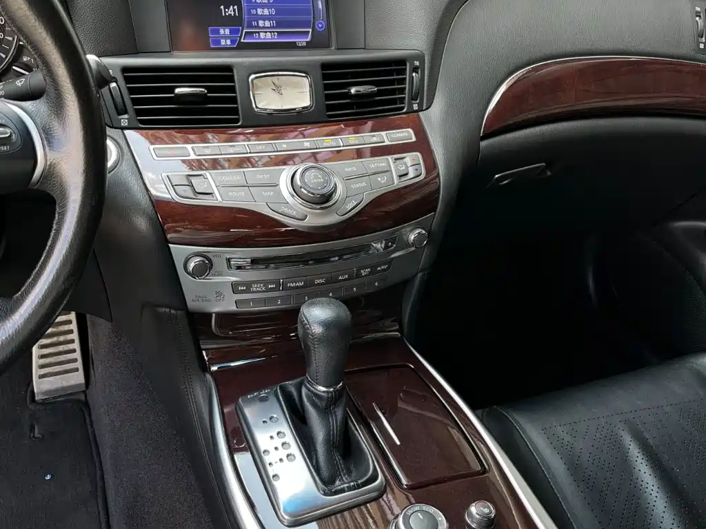 Infiniti Q70 — миниатюра 15