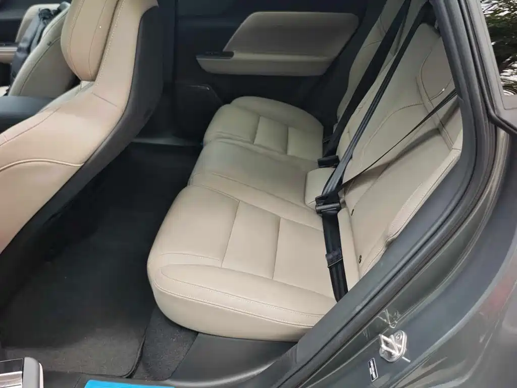 Volvo гибрид Volvo XC70 plug-in — миниатюра 8