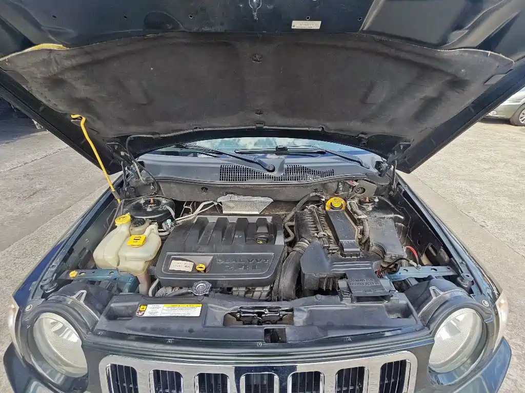 Jeep Compass (Import) — миниатюра 18