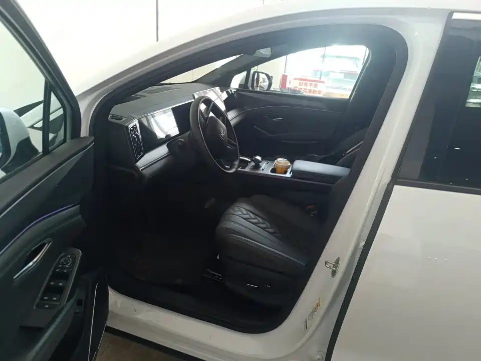 BYD L DM-i — миниатюра 5