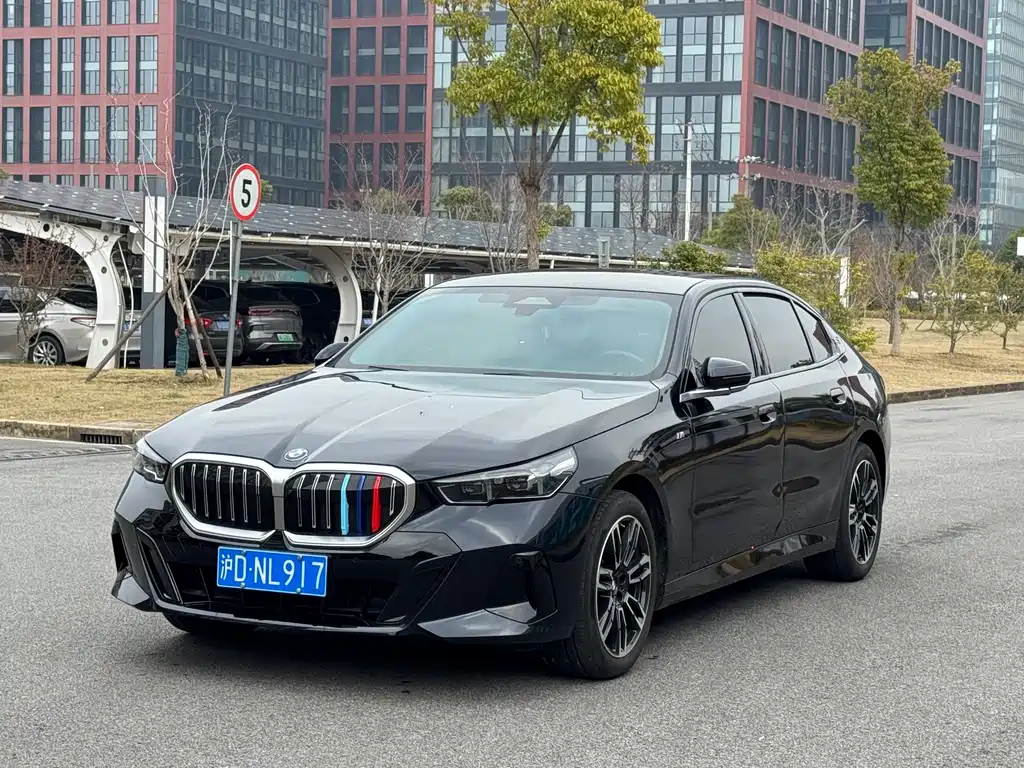 BMW 5 Series 2024
