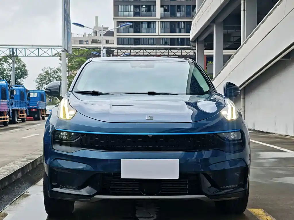 Lynk & Co 05 — миниатюра 2