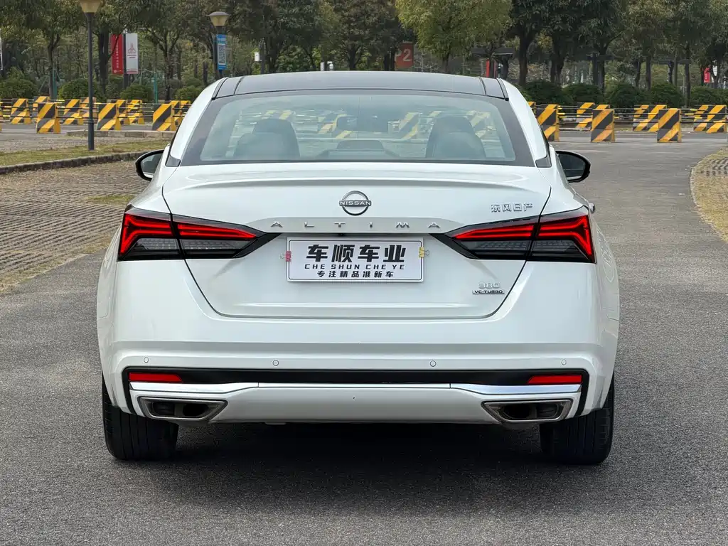 NISSAN TEANA