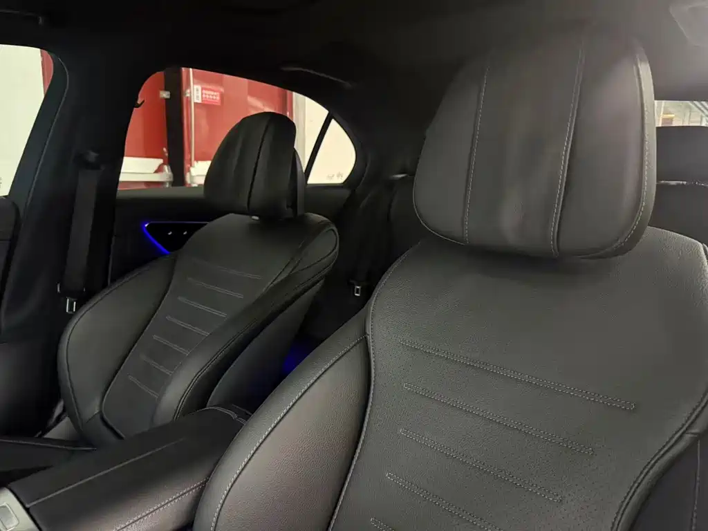 Mercedes-Benz C-Class — миниатюра 6