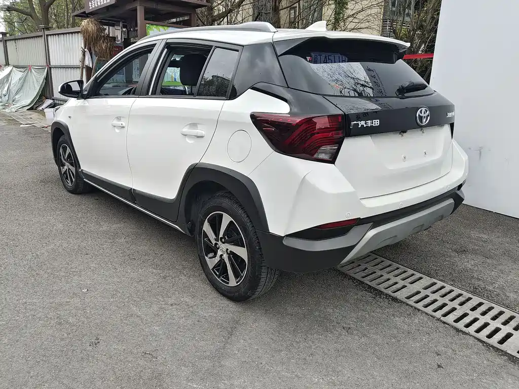 TOYOTA YARIS L ZHIXUAN