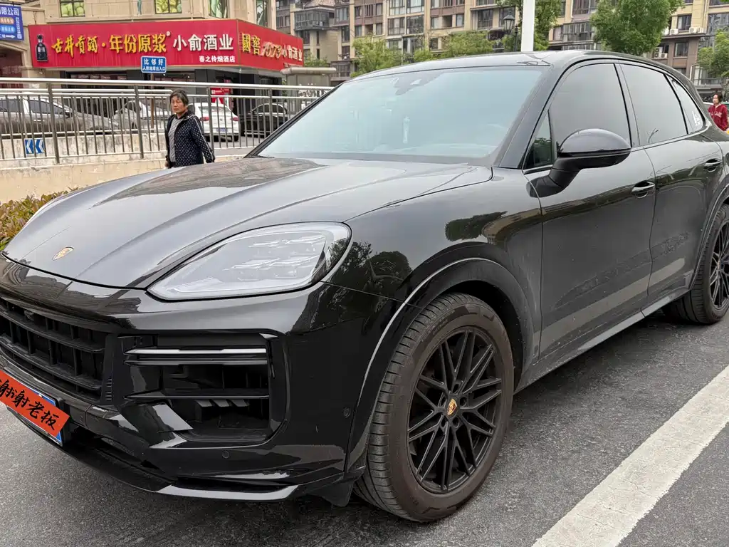 Porsche Cayenne 2025