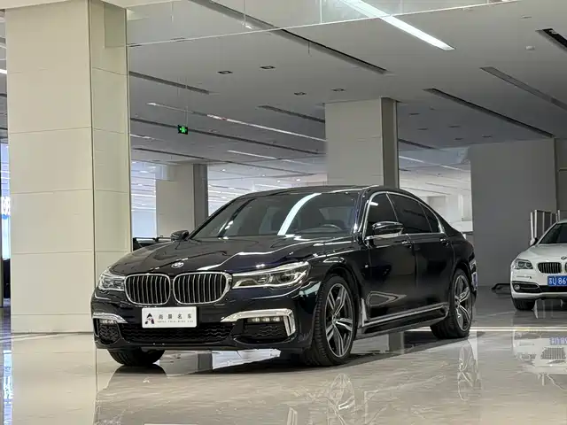 BMW 7 SERIES