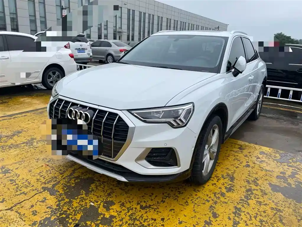 Купить Audi Q3