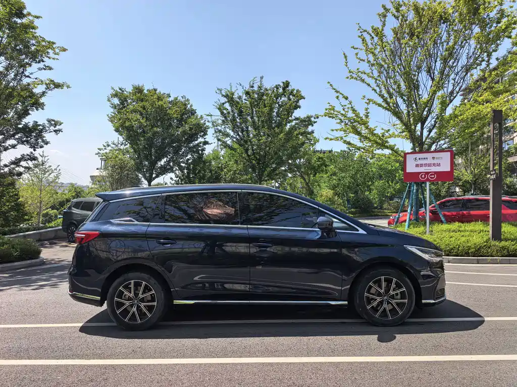 BYD MAX New Energy — миниатюра 4