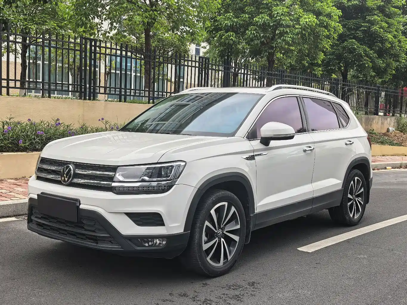 Volkswagen Tharu