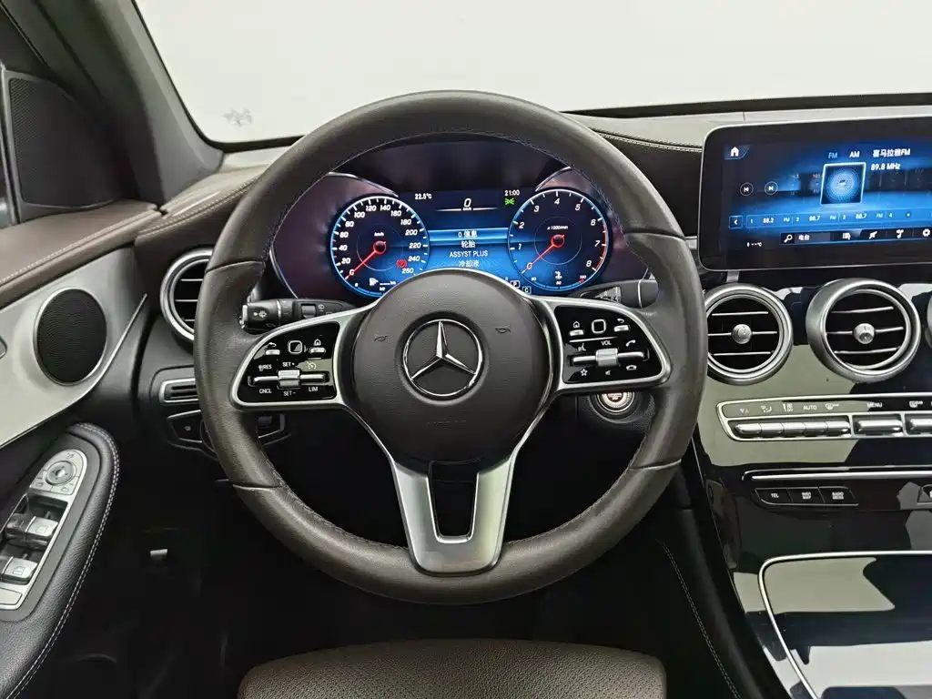 Mercedes-Benz GLC — миниатюра 11