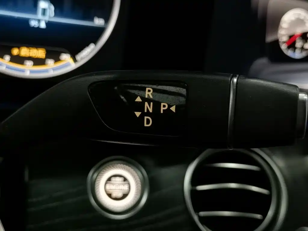 Mercedes-Benz E-Class — миниатюра 13