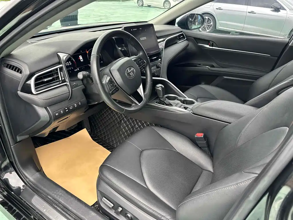 TOYOTA CAMRY