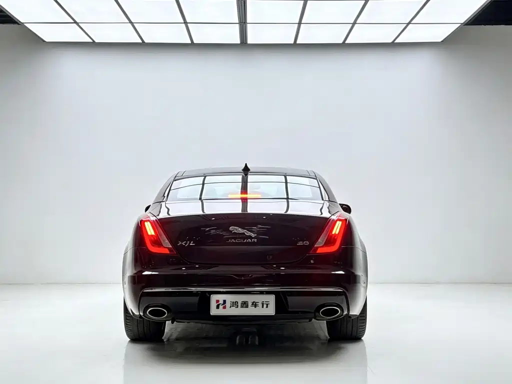 Jaguar XJ — миниатюра 5