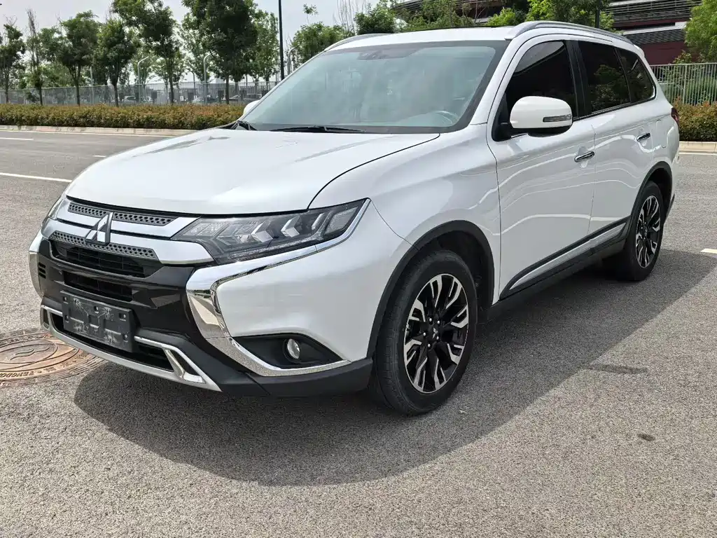 Mitsubishi Outlander 2022