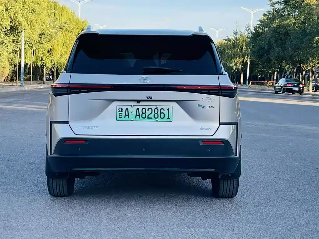 Toyota bZ3X — миниатюра 8