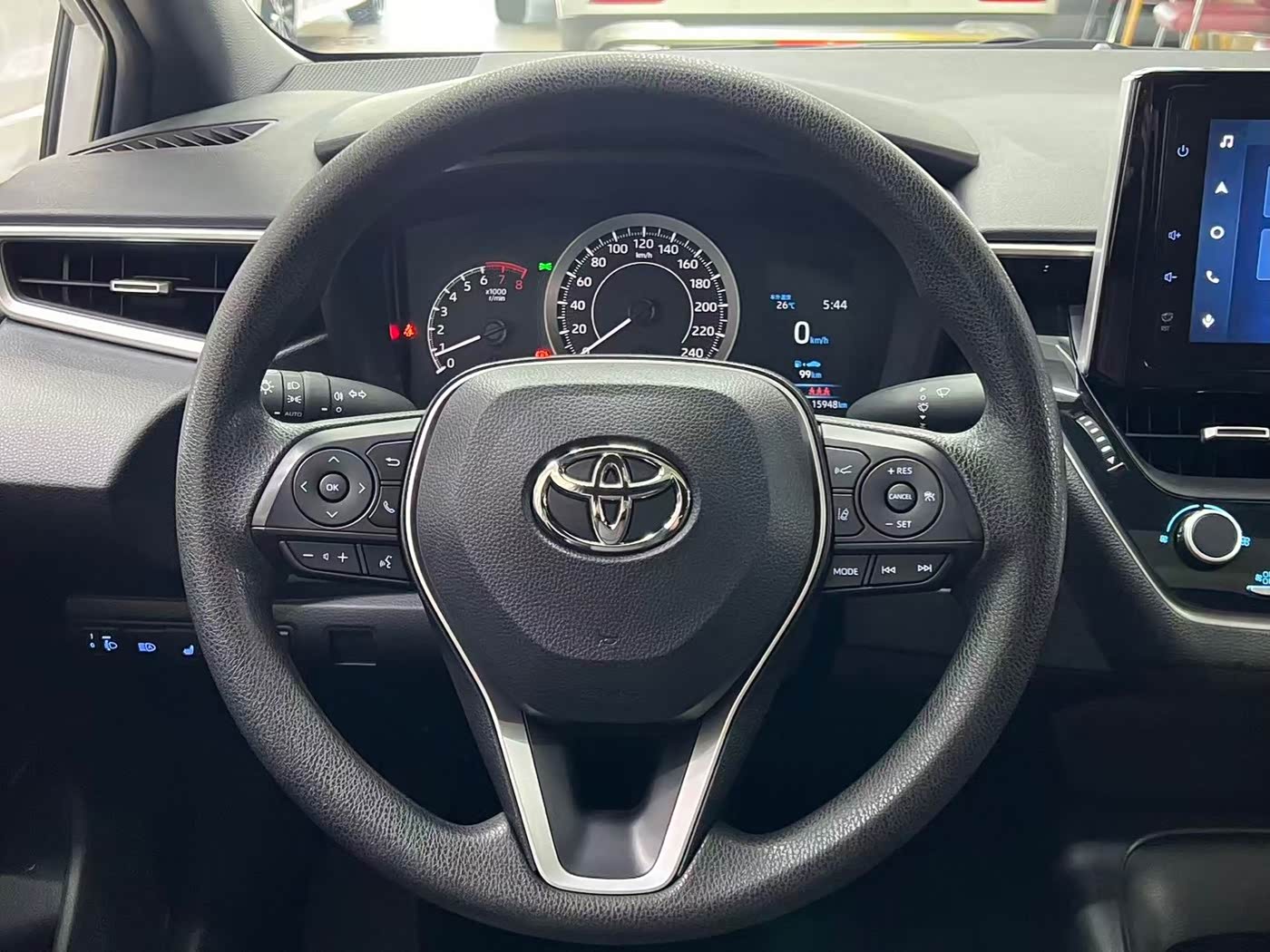 Toyota Levin 1.2 л 2023 г. Белый, пробег 15800 км
