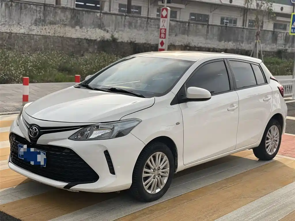 Купить Toyota Vios FS