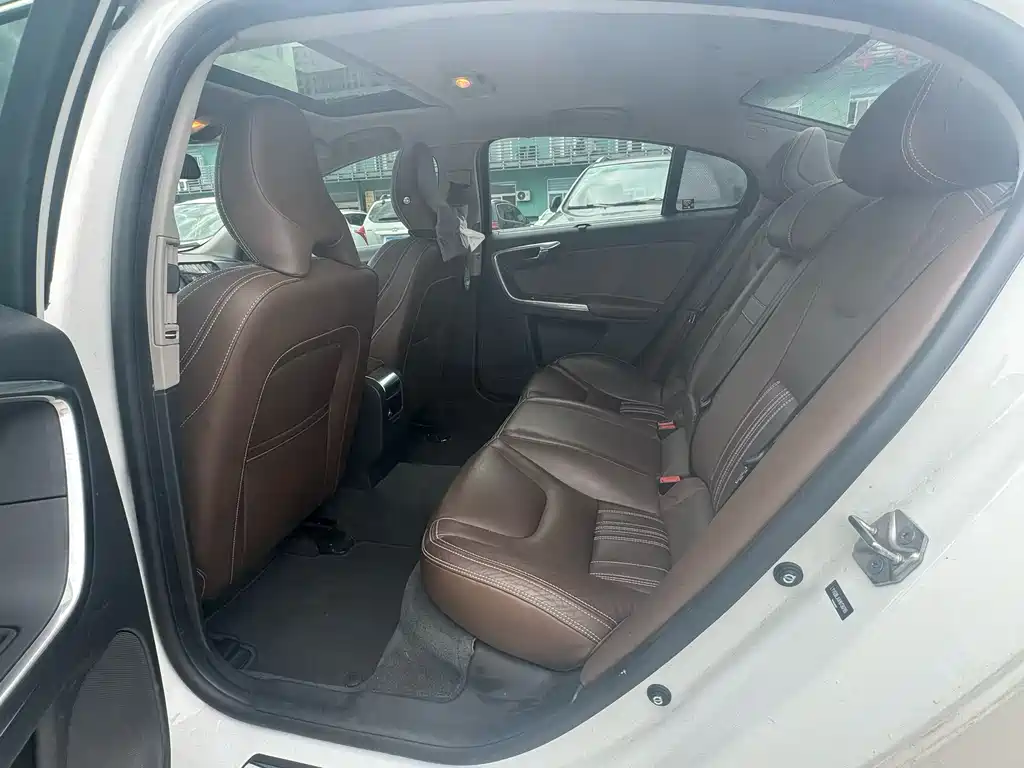 VOLVO S60 PLUG IN HYBRID