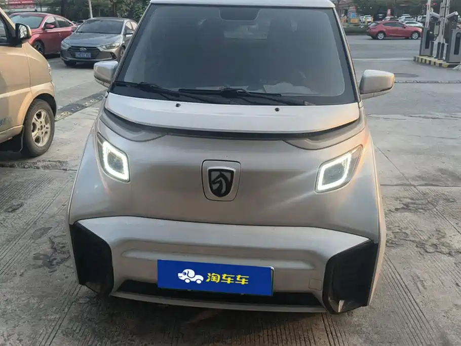 BAOJUN E200