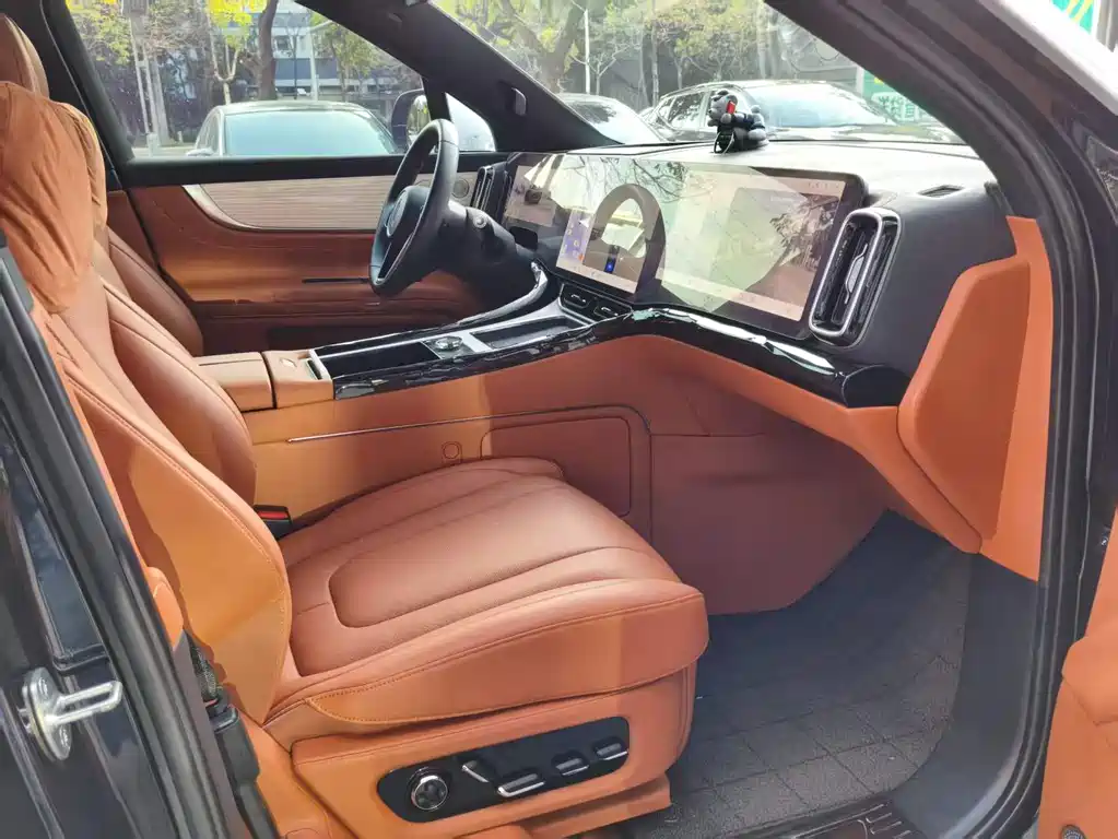 AITO ASK THE WORLD M9