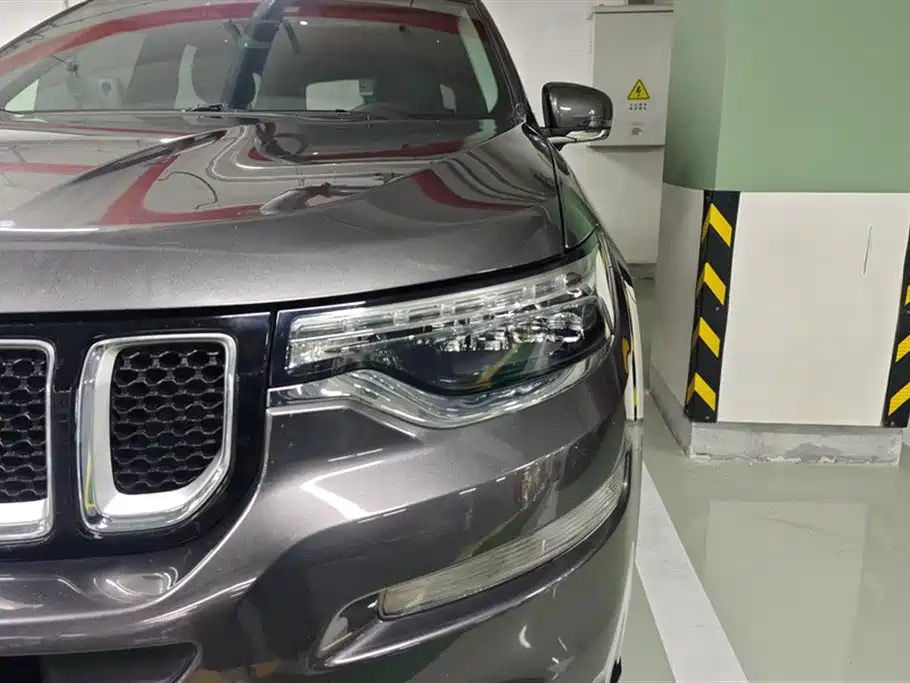 JEEP GRAND COMMANDER