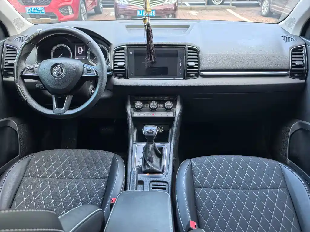 Skoda Karoq — миниатюра 8