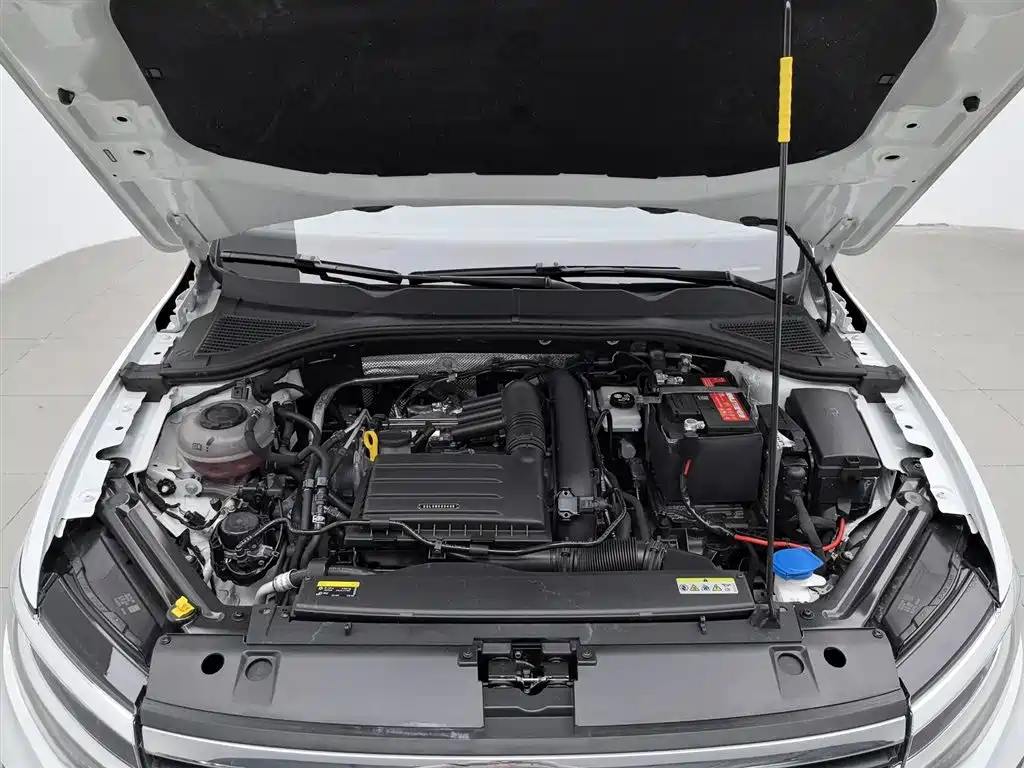 Volkswagen Bora 2023 200TSI DSG