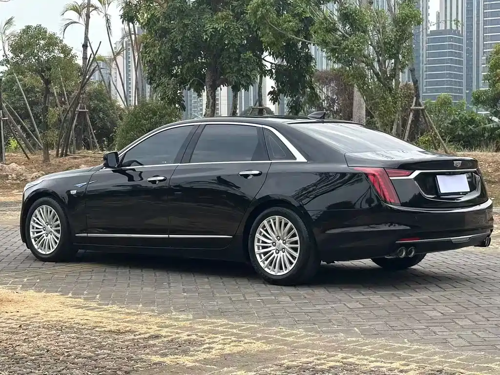 CADILLAC CT6