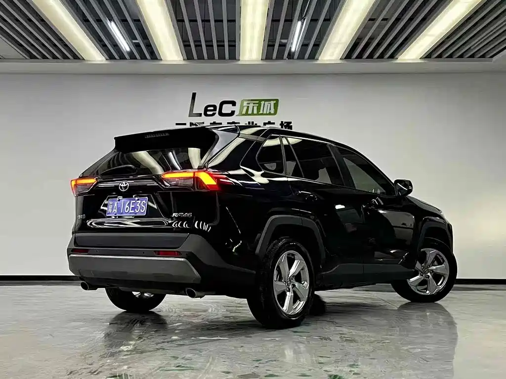 Toyota RAV4 2023 2.0L CVT