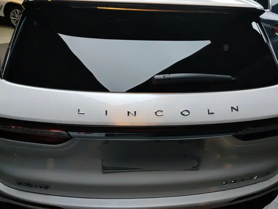 LINCOLN ADVENTURER