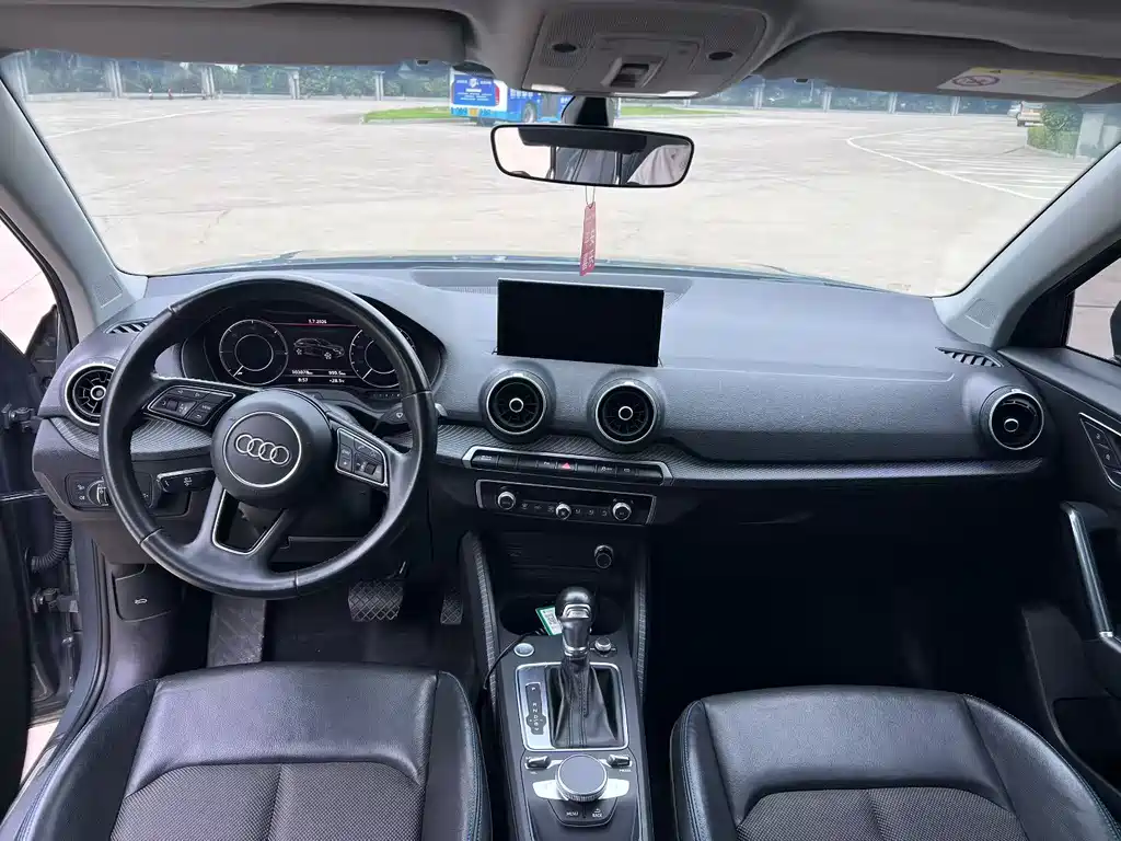 Audi Q2L e-tron 2019 Q2L e-tron