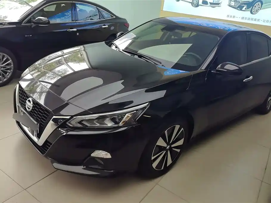 Nissan Teana 2022