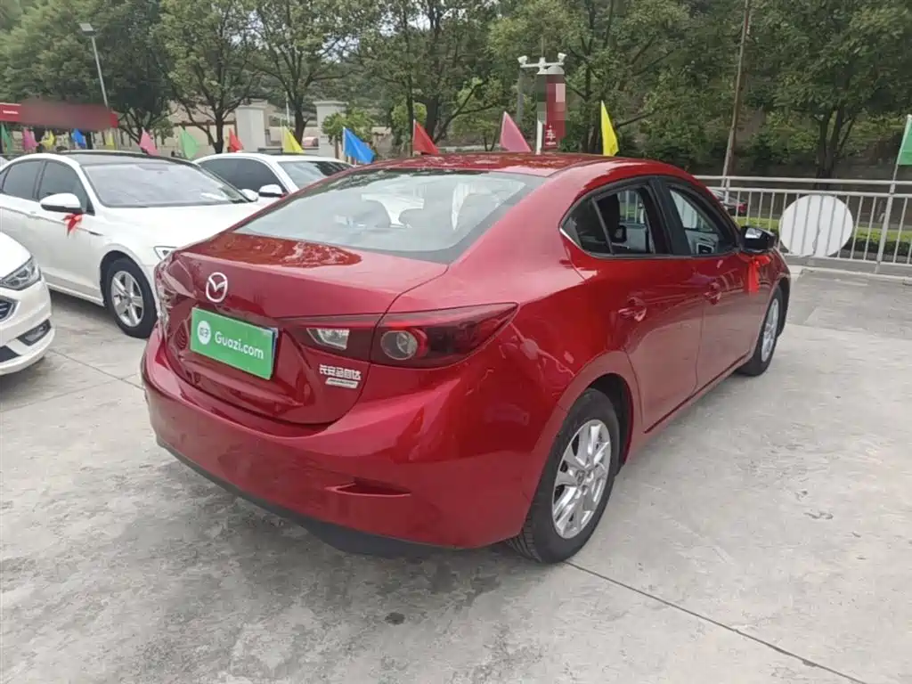Mazda Mazda3 3 2017 1.5L AT Luxury V