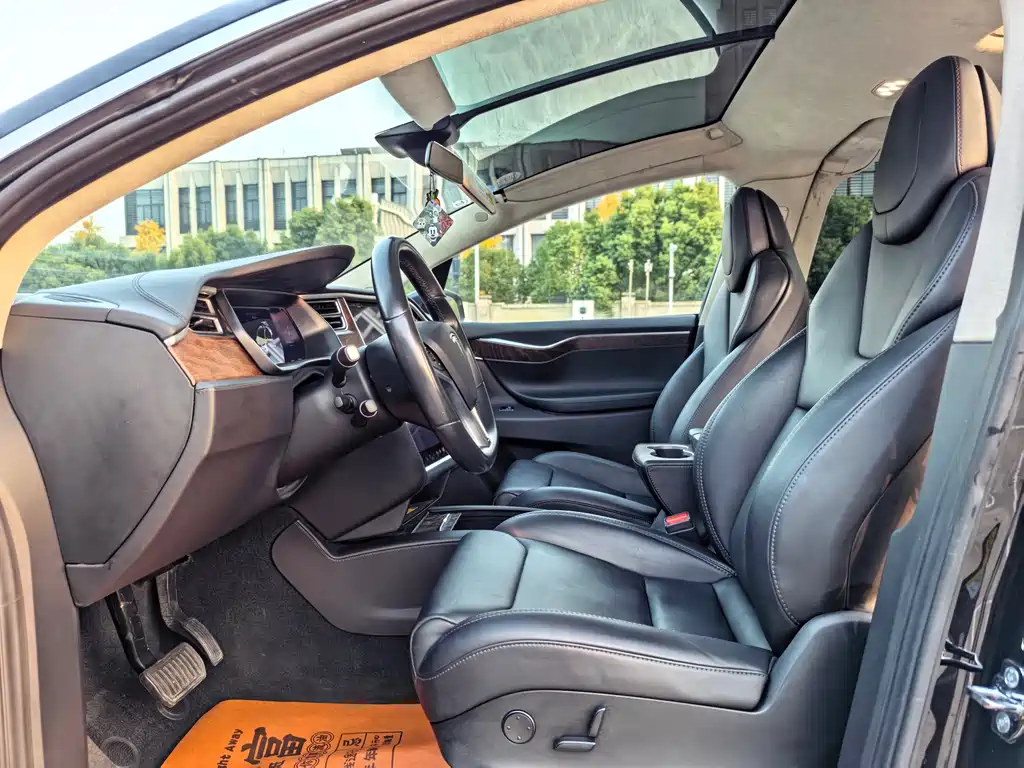 Tesla Model X — фотографии объявления, Фото 12