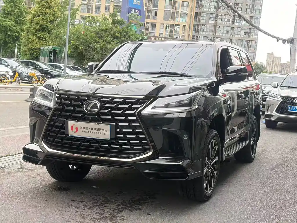 Lexus LX 2022