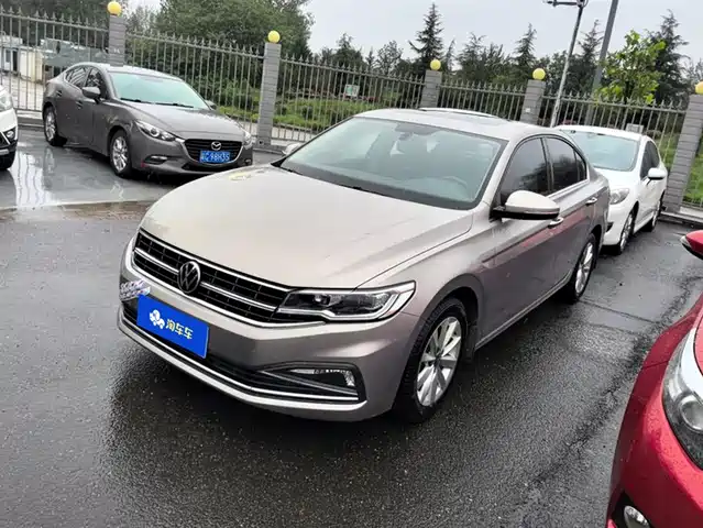 VOLKSWAGEN BORA 2020