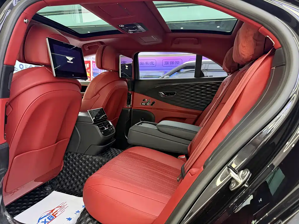 Bentley Flying Spur PHEV — миниатюра 6