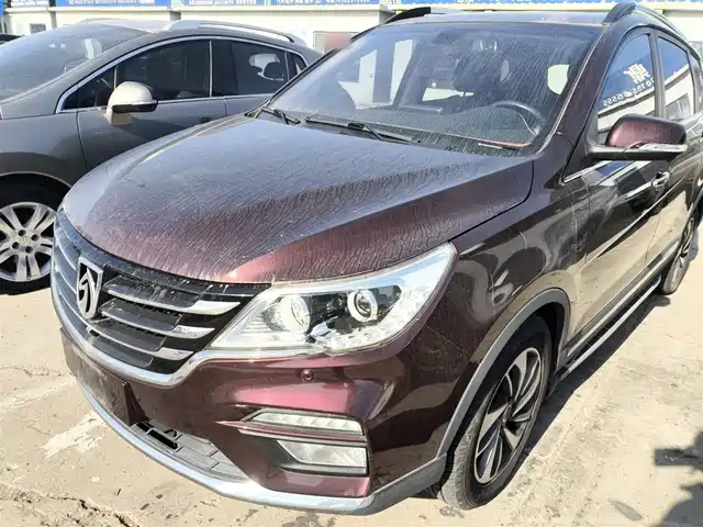 BAOJUN 560 2017