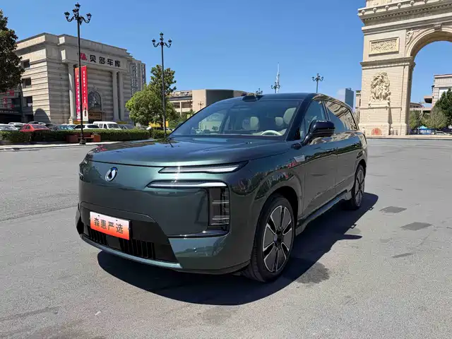 2025 Denza N8