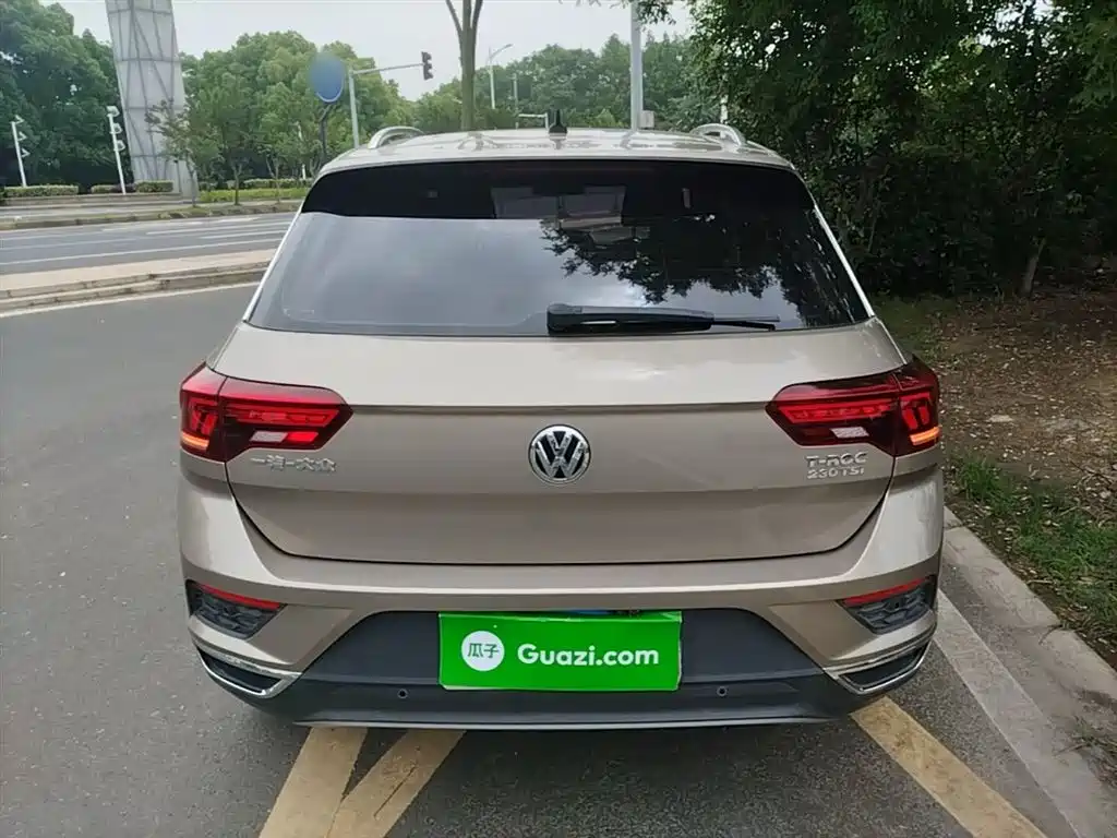 Volkswagen T-Roc 2018 230TSI DSG V