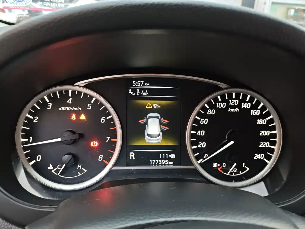 Nissan Tiida — миниатюра 15