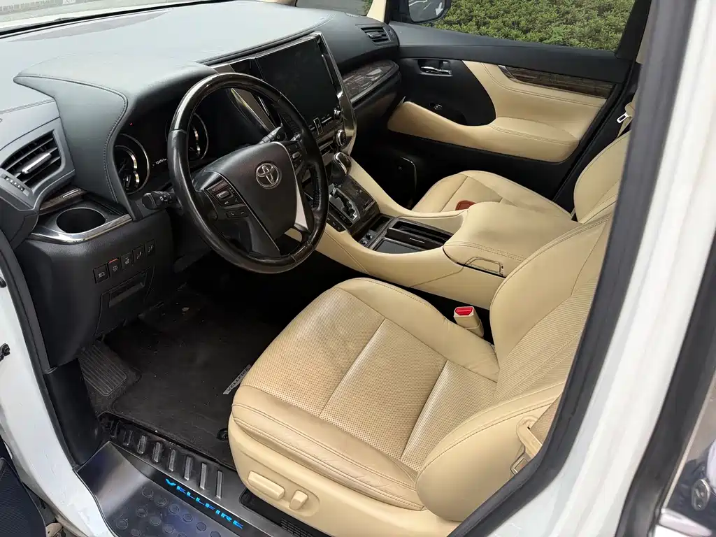 Toyota Vellfire — миниатюра 3