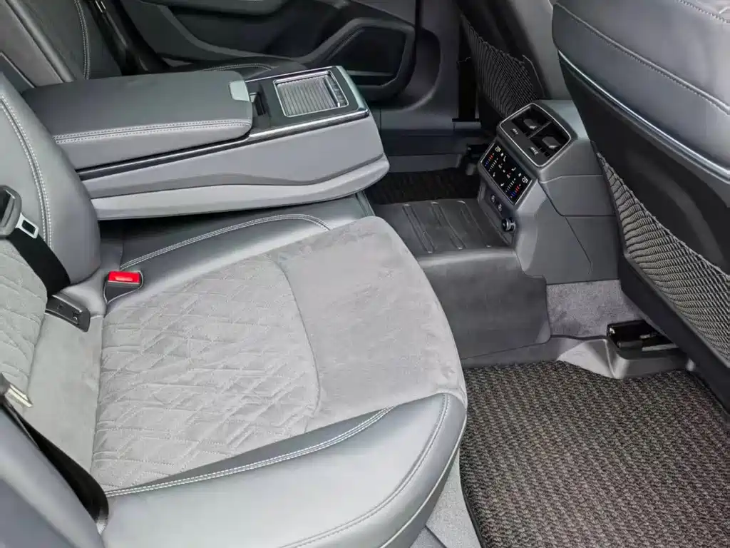 Audi A6L — миниатюра 7