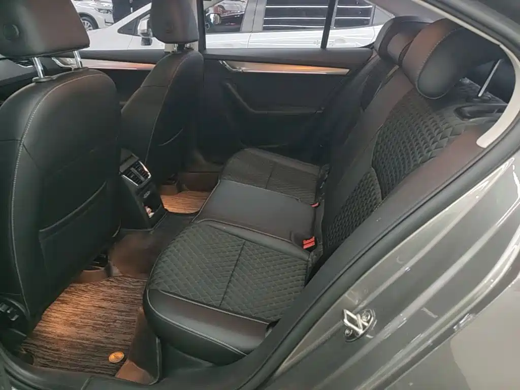 Skoda Octavia — миниатюра 17