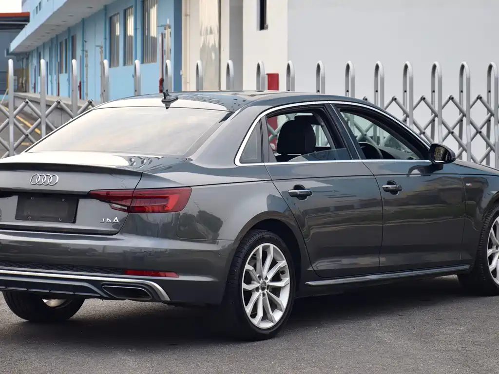 Audi A4L 2019 40 TFSI Fashion VI