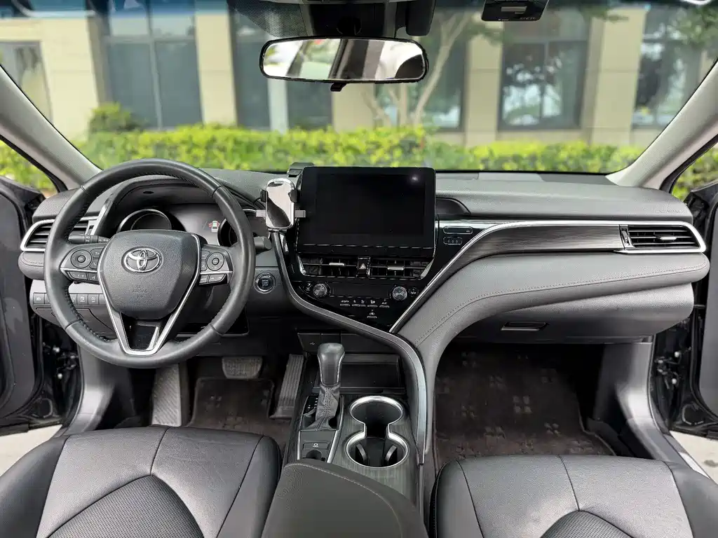 Toyota Camry — миниатюра 6