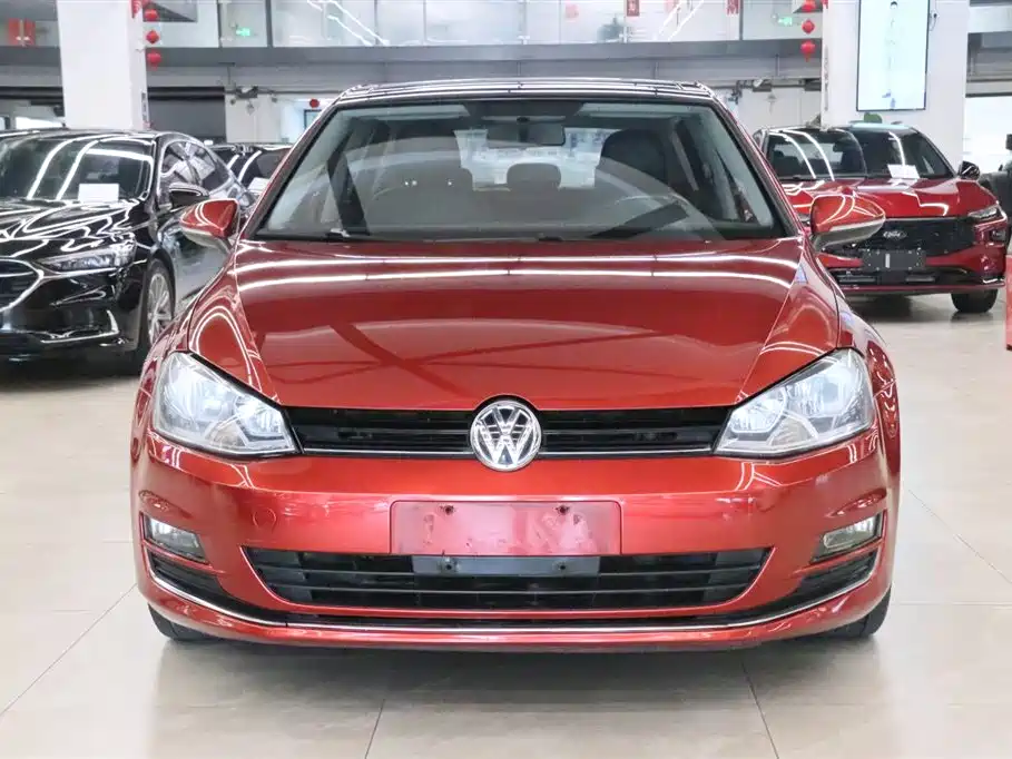 VOLKSWAGEN GOLF