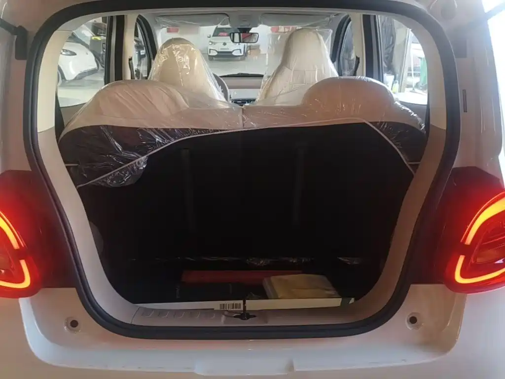 Wuling MINIEV — миниатюра 19