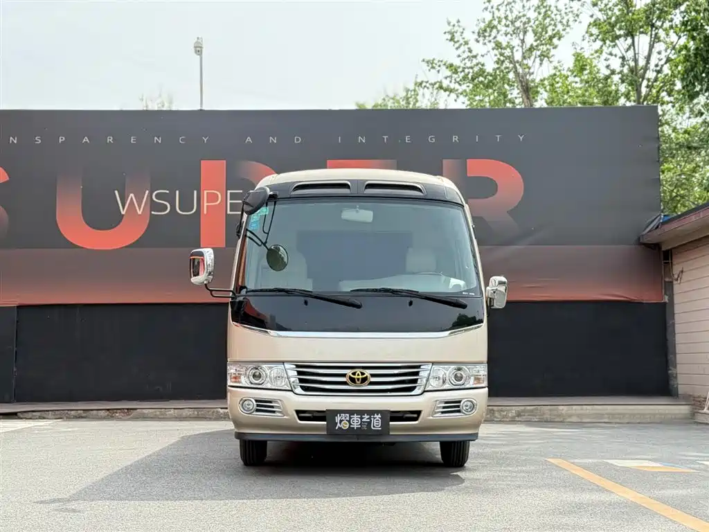 Toyota Coaster 2020 4.0L AT